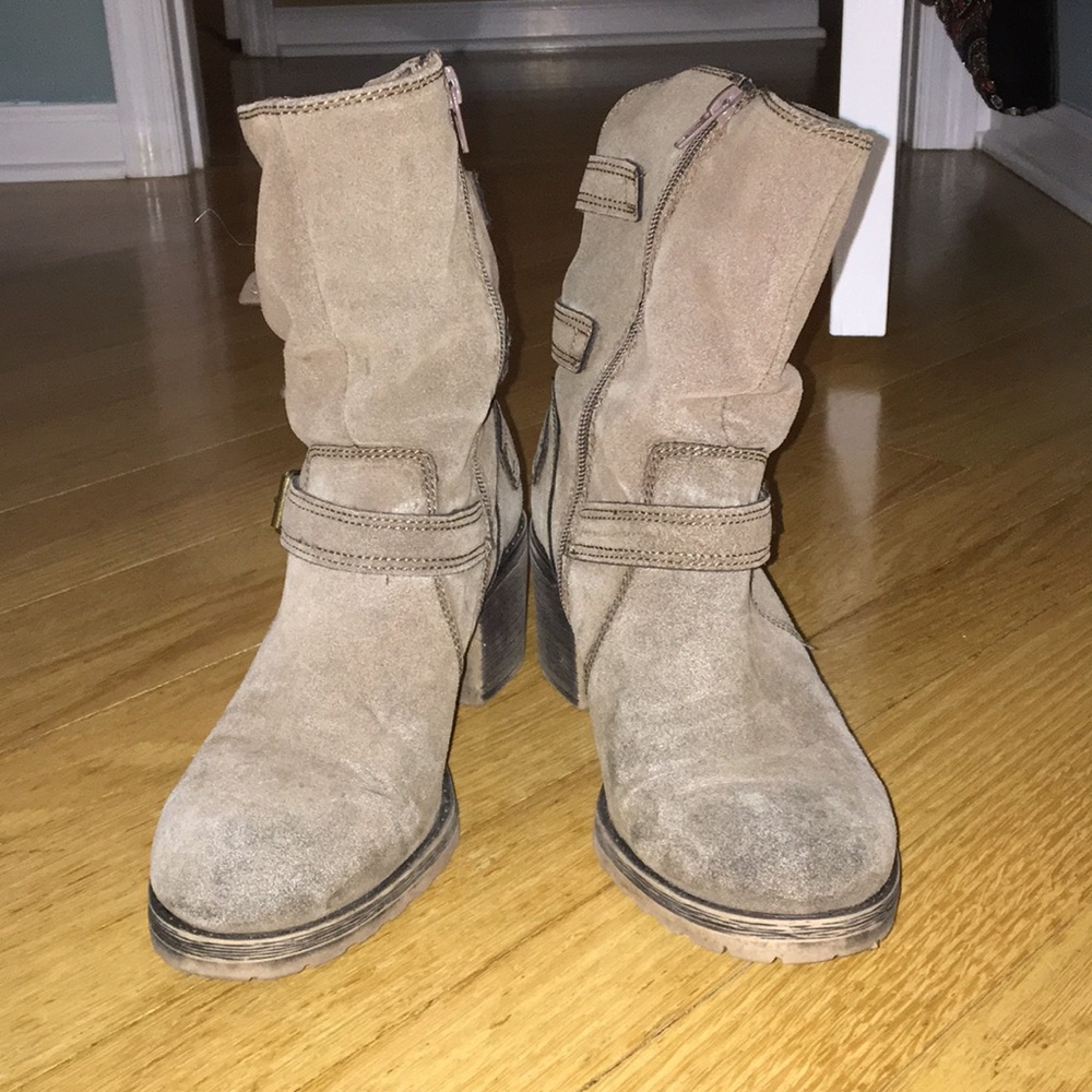 Cute boot! - Picture 3 of 3